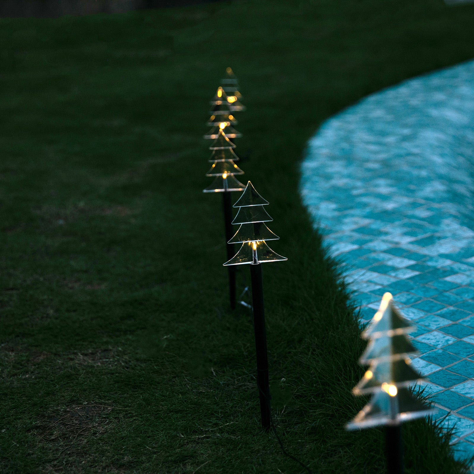 Solar Path LED Tree Warm White 5pc