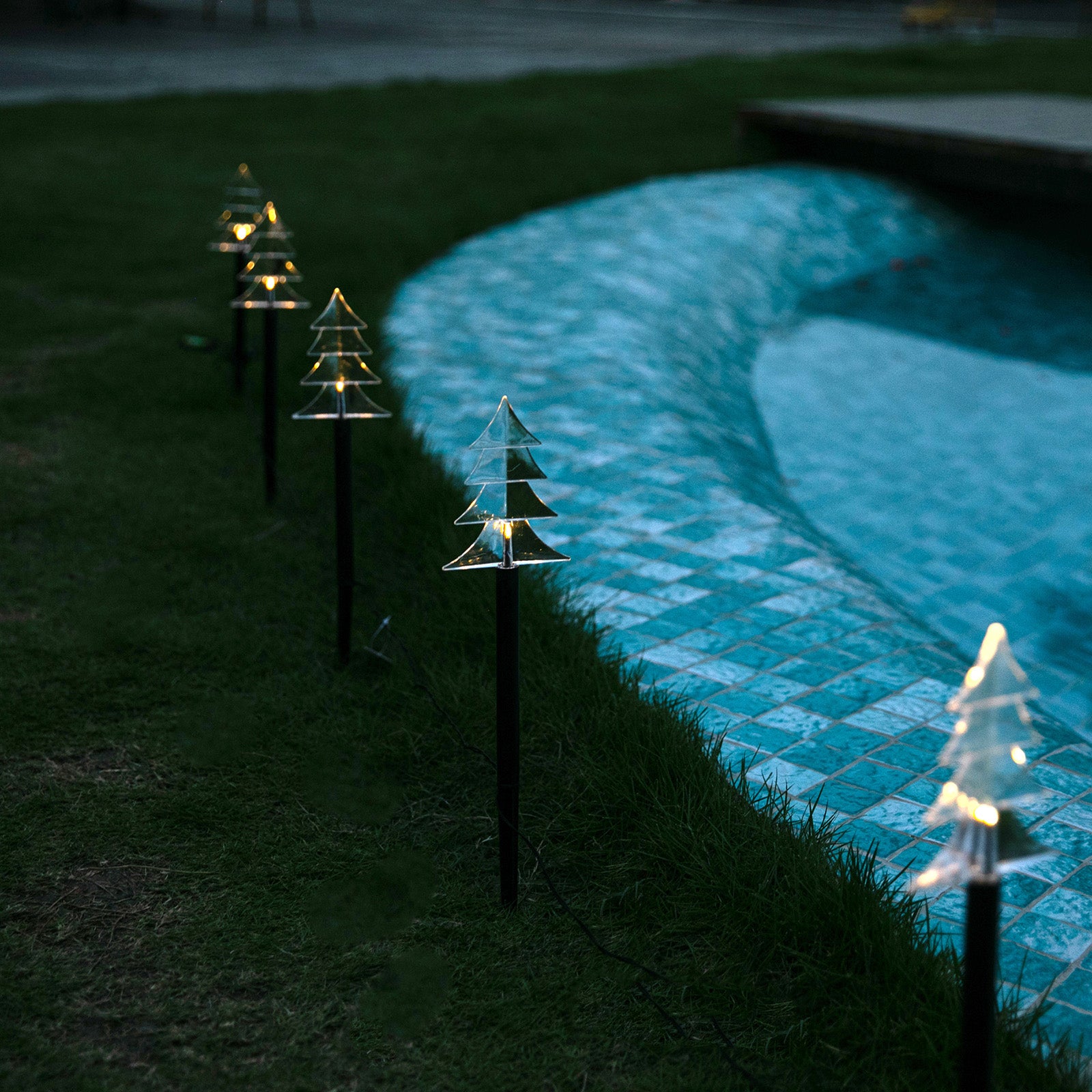 Solar Path LED Tree Warm White 5pc